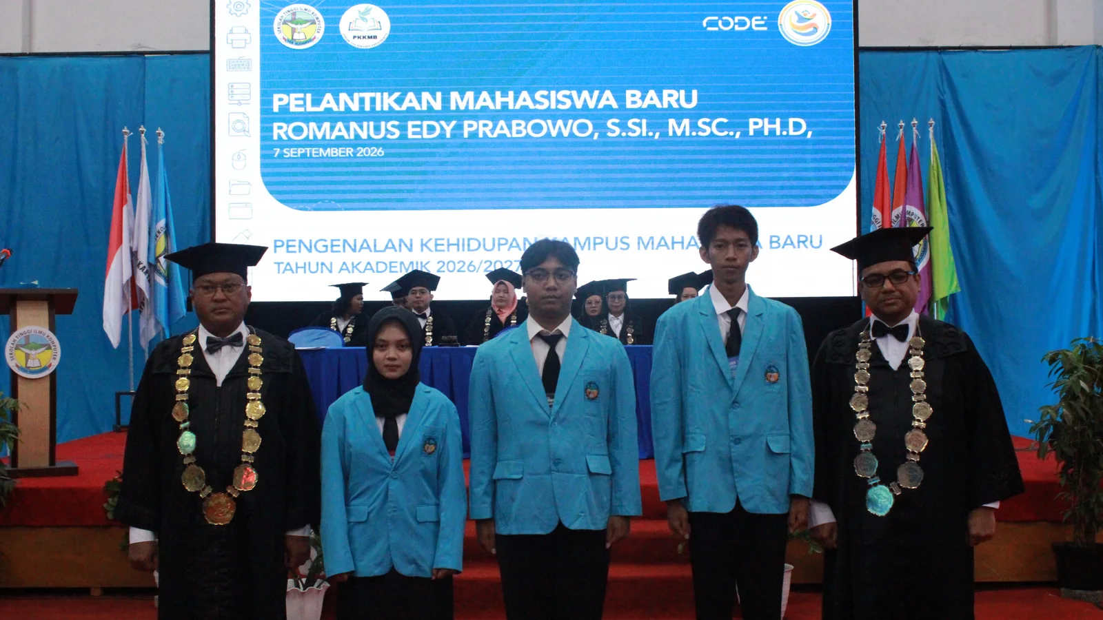 Penyematan Almamater Tandai Langkah Awal Mahasiswa Baru STIKOM Yos Sudarso
